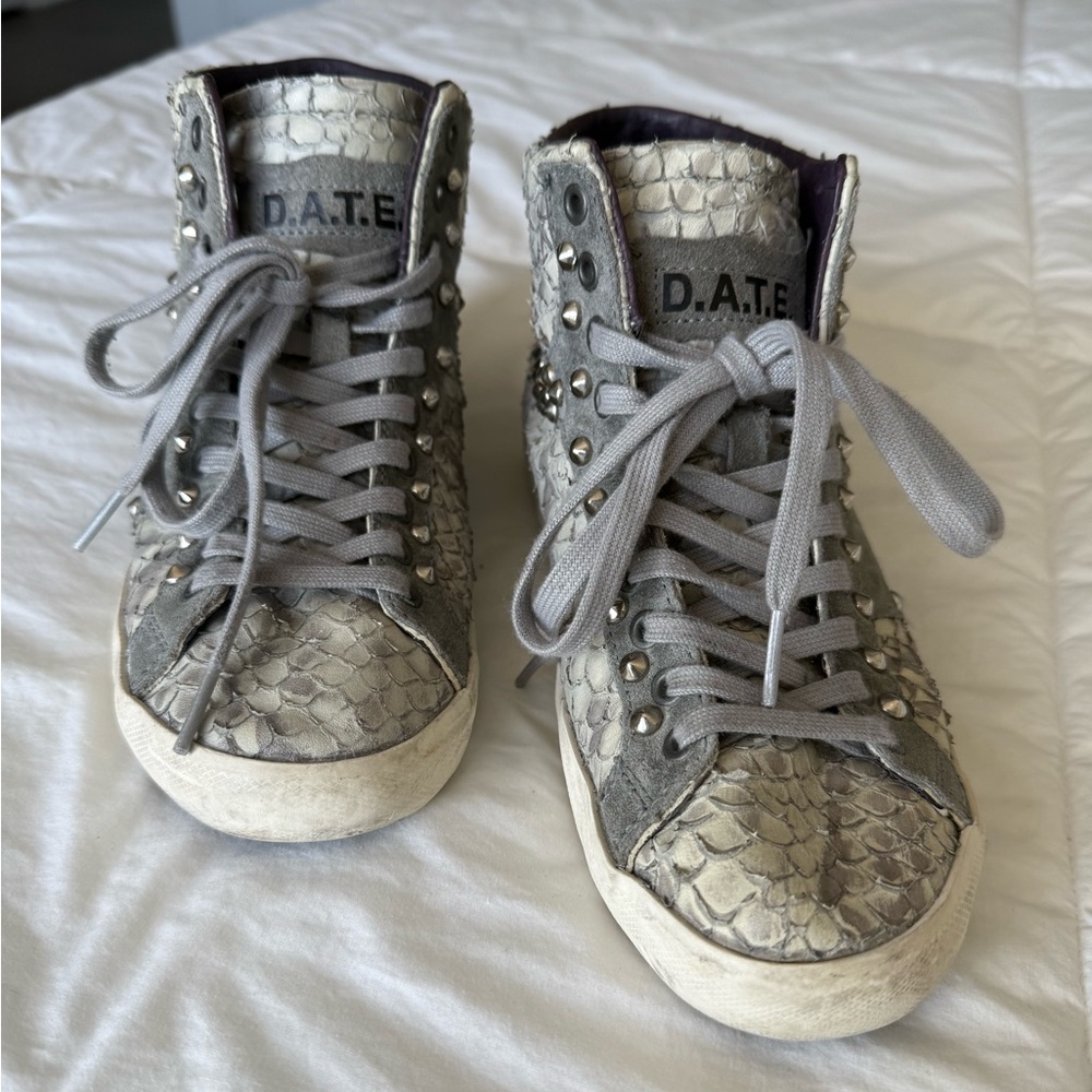 D.A.T.E. Women's Silver High-Top Sneakers